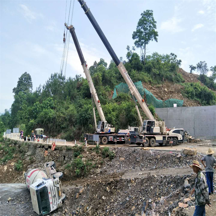 干驿镇汽车掉沟里叫吊车救援要多少钱